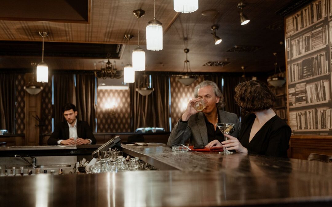 Why Philadelphia’s Winter Bar Crawls Are Ditching Rooftops for Fireplaces — and Keeping Groups Together Longer